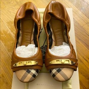 Burberry ballerina flats size 8us
